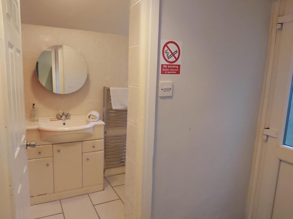 Pearson House - Huku Kwetu 3 Bedroom End Of Terrance House - Family And Business Group Self Catering Accommodation -Huku Kwetu Ноттингем Экстерьер фото