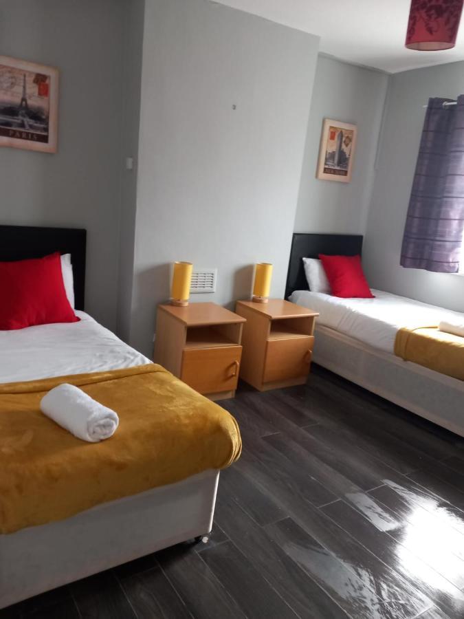Pearson House - Huku Kwetu 3 Bedroom End Of Terrance House - Family And Business Group Self Catering Accommodation -Huku Kwetu Ноттингем Экстерьер фото