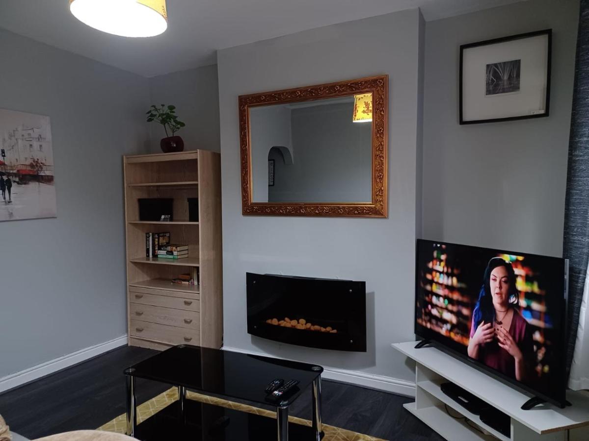 Pearson House - Huku Kwetu 3 Bedroom End Of Terrance House - Family And Business Group Self Catering Accommodation -Huku Kwetu Ноттингем Экстерьер фото
