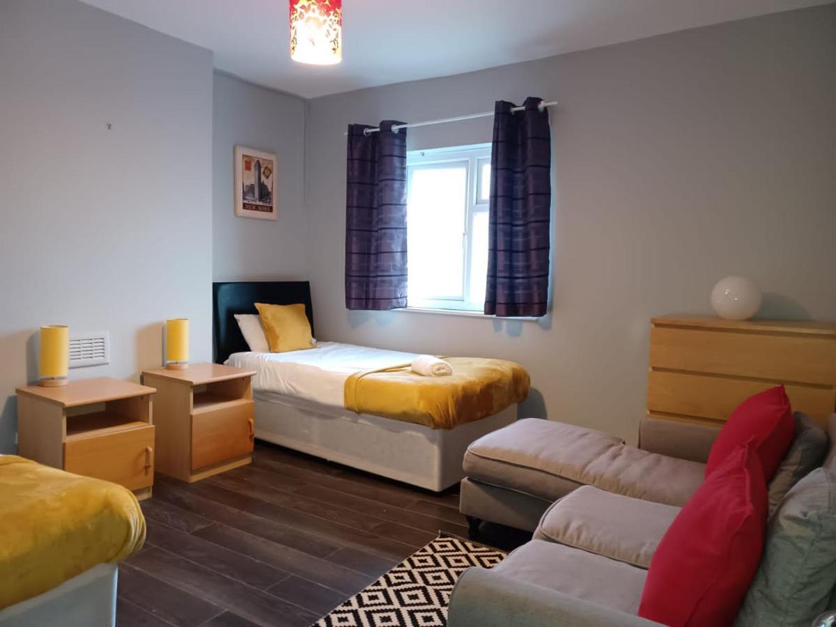 Pearson House - Huku Kwetu 3 Bedroom End Of Terrance House - Family And Business Group Self Catering Accommodation -Huku Kwetu Ноттингем Экстерьер фото